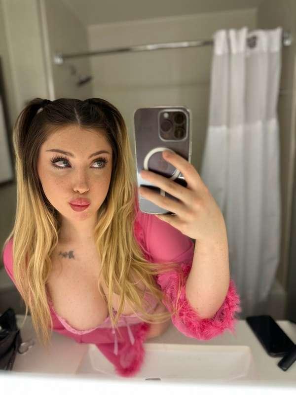 happy Valentine loves