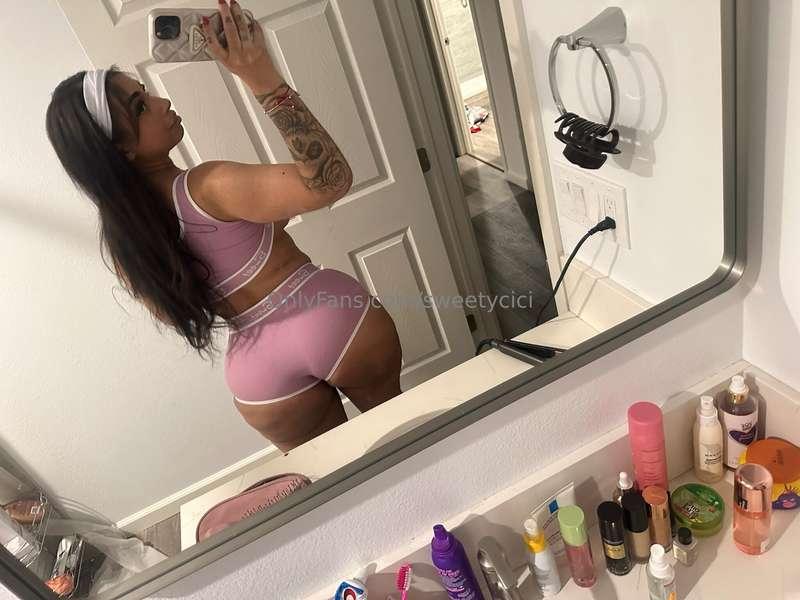 Going live again tomorrow at 8:30 PM PST! Don’t be late babe..