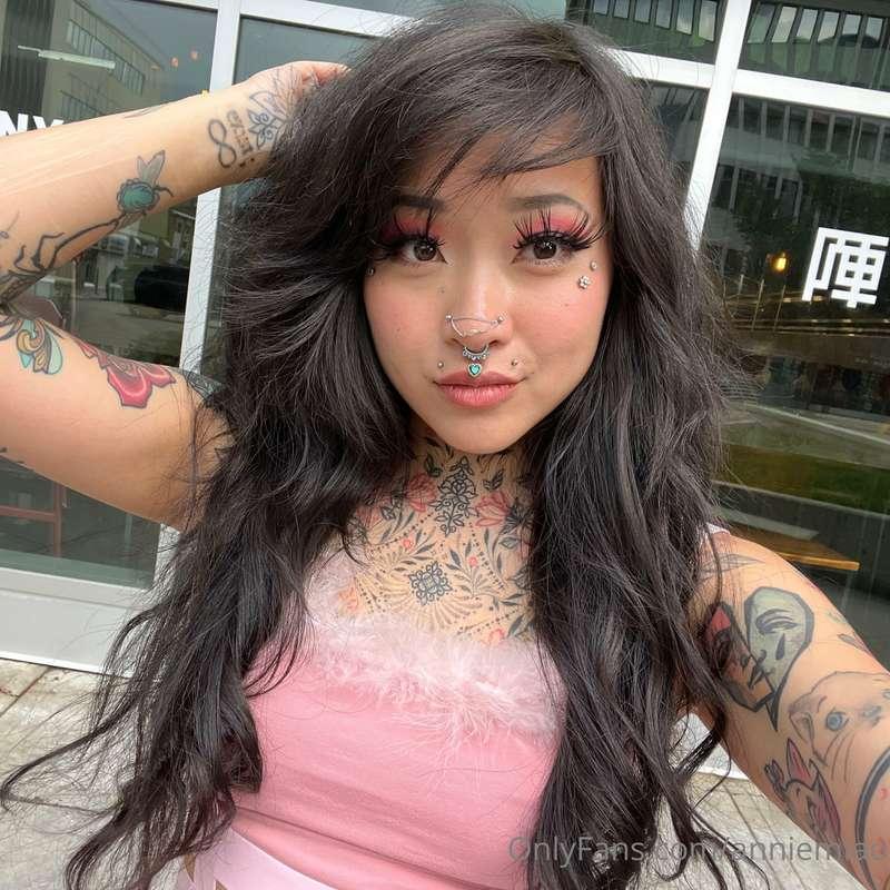 tell me im cute :3