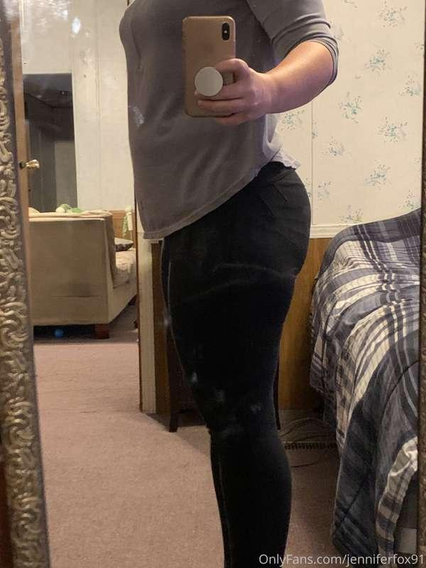 I really love these pants 😍  they make my ass look amazing d..