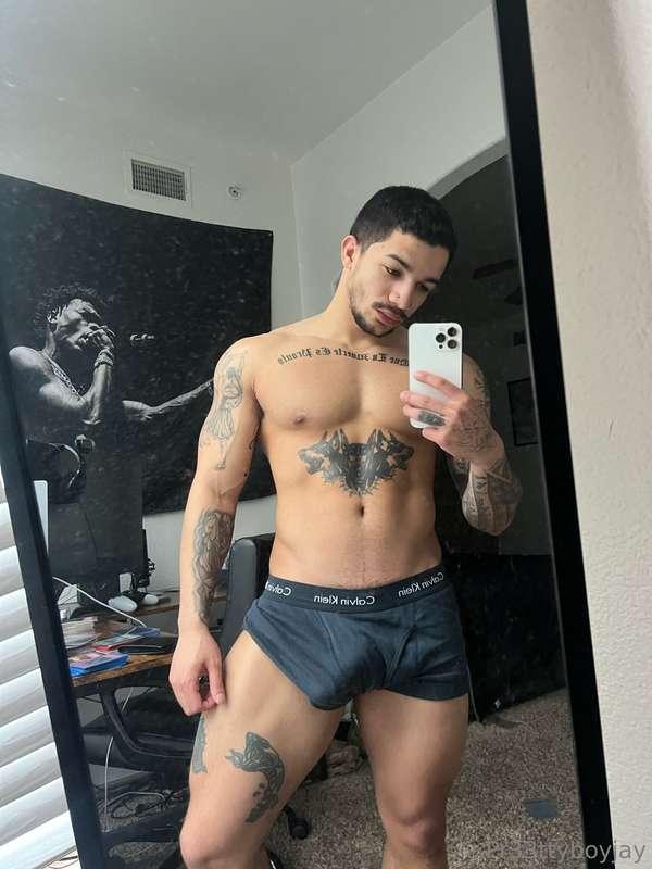 Something special and big in your dms… waiting for you 👀