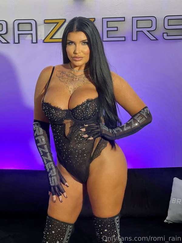 I AM OFFERING LIMITED SPOTS FOR CUSTOM VIDEOS 🌶🎥
❌ **ONLY 2 ..