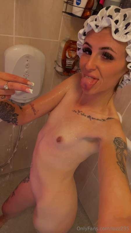 Hahah mind the shower cap 🤣😘