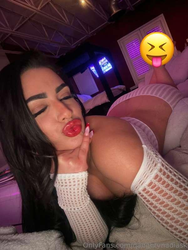 😝