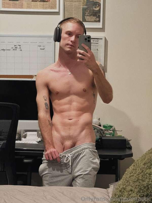 Post Pilates, hot, bothered and horny 🍆  Just need to hole t..