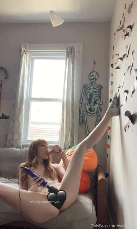 all of my subscribers on onlyfans.com/wystri got an extra fr..