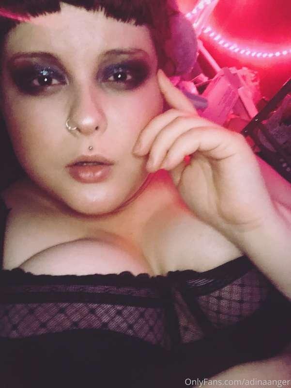 make my makeup say good bye
kiss me 
let’s do everything ton..