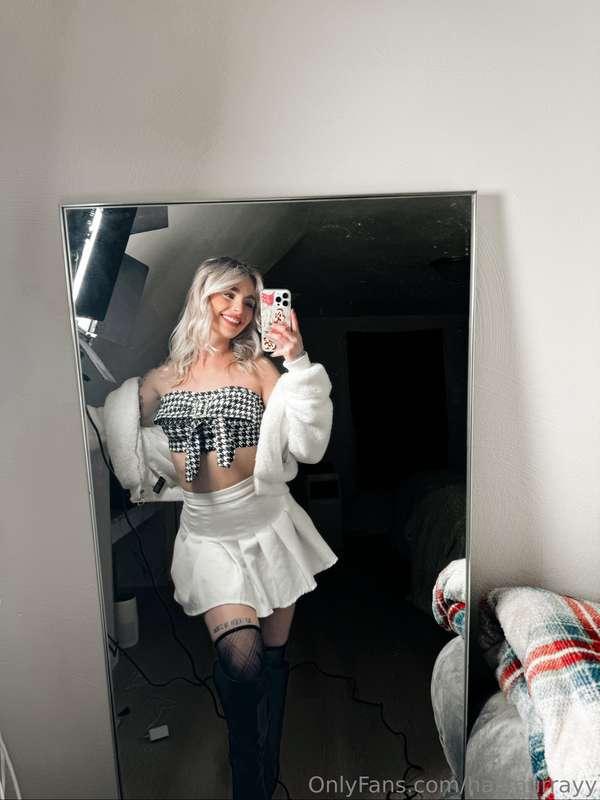 these stockings need ripped off asap...