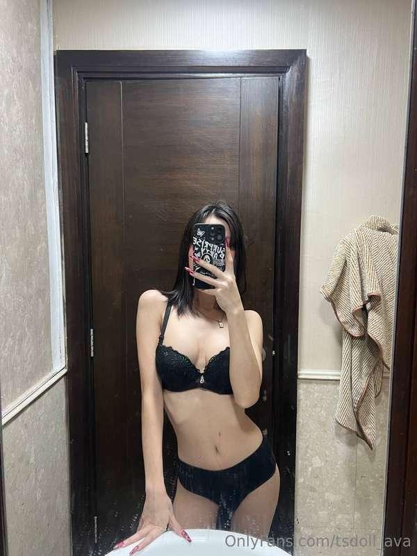 Shower's done but I’m still soaking 💦 guess what’s wet now?