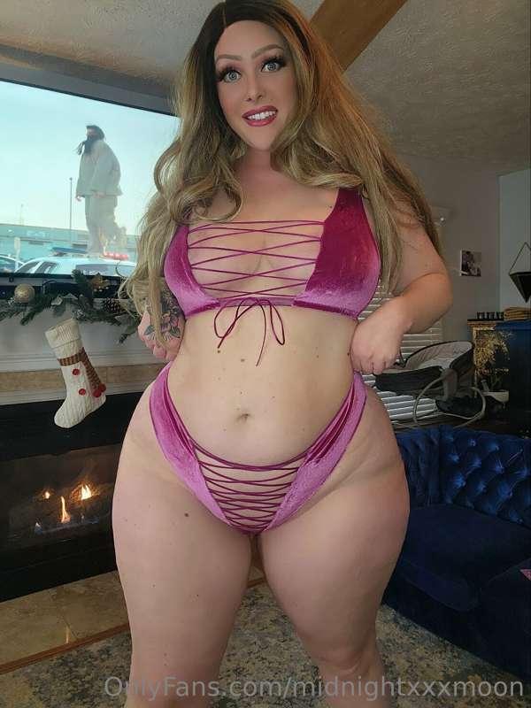 Hey you🩷 I'm doing a Xmas special right now for a custom vid..