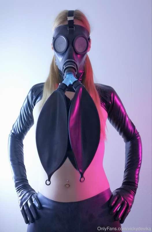 Sexy gas mask photo gallery. This is a series of images from..