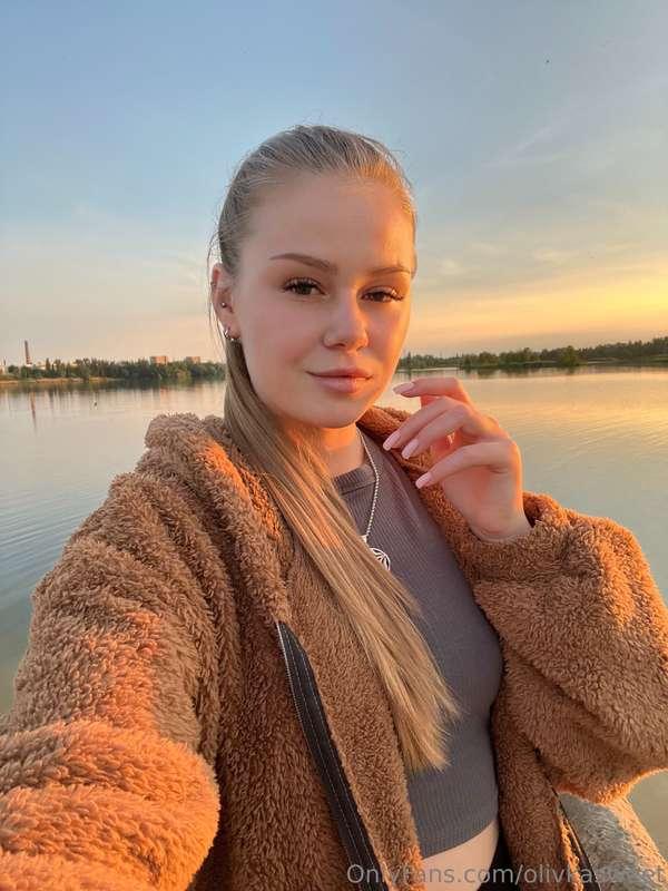 My lovely time in a day is sunset 😍