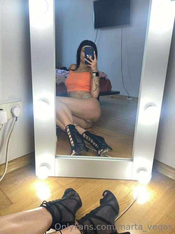 Do you like heels on women?👠