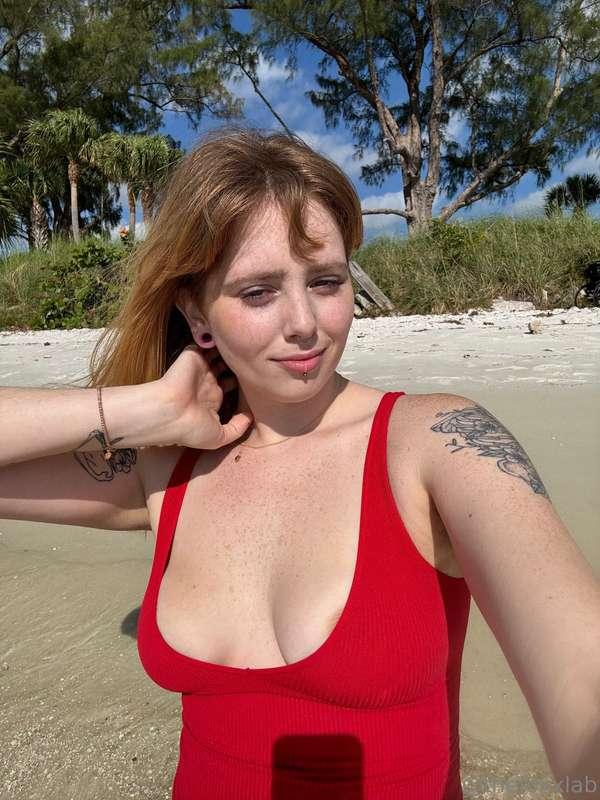 Living my best beach life. 🌴