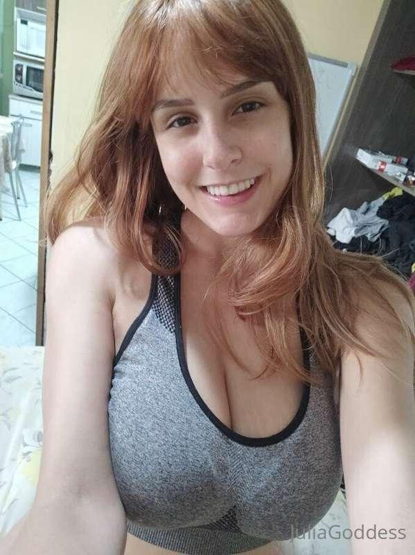 FACESITTING - Would you like to be underneath me? 💦👅
Like, c..
