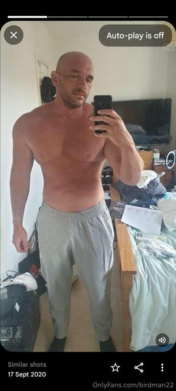 Just spotted this old pic.. do grey joggers do it for you 