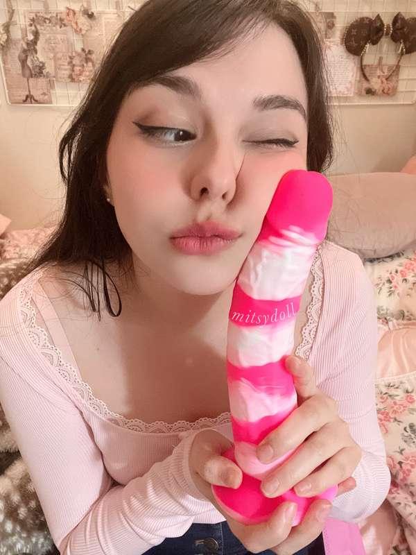 i just love being a sweet princess 💖🤍💖🤍💖