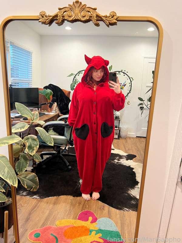 I’m just a little devil 🖤