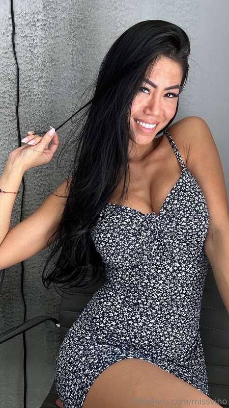 I like to wear dresses for you😚