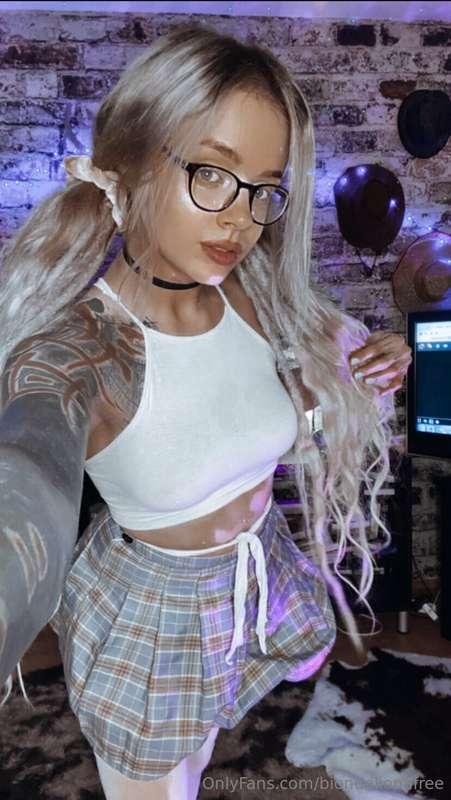 did you know that I like to dress up 😇 maybe you like to tel..