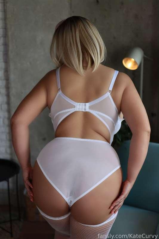 katecurvy image #1