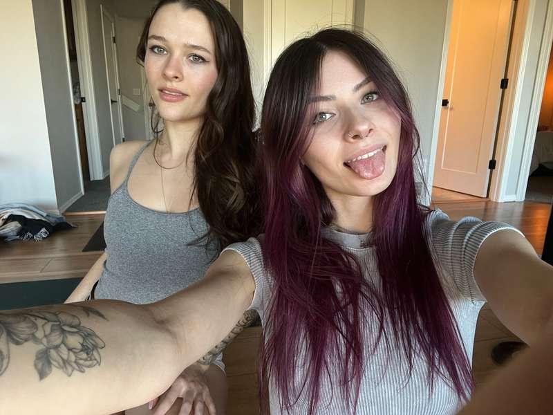 The girls are back in town 😘 Posting new content with my bes..