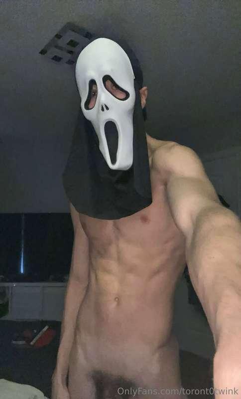 comment if you would let me fuck you with the mask on ;)