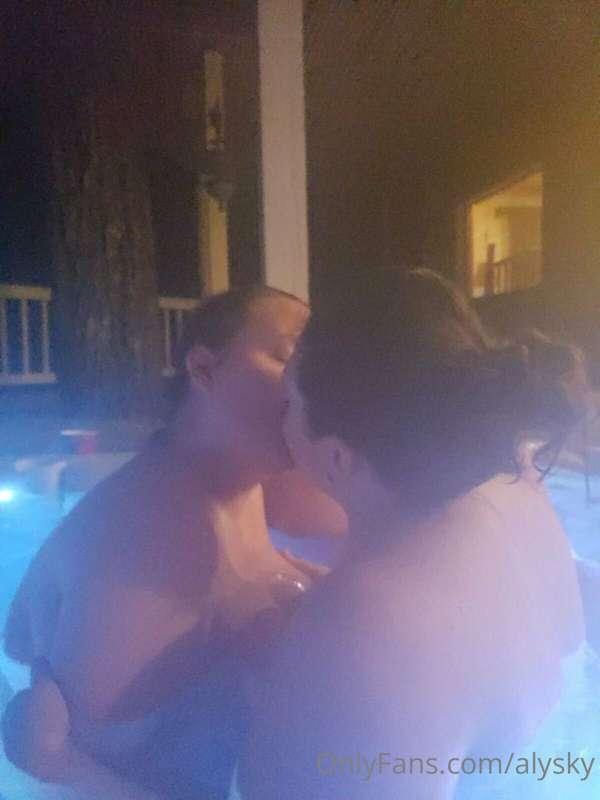 It’s too damn hot! I’m ready for hot tub weather! @swingingp..
