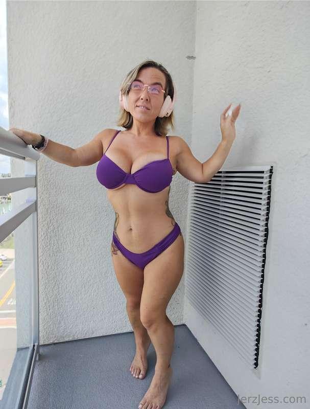 Can you guess what I am listening to?