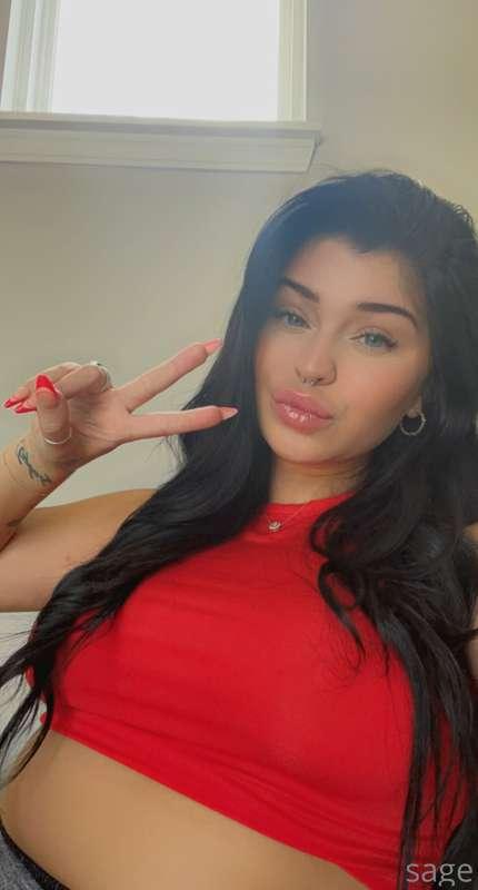 Message me I’m online baby :)