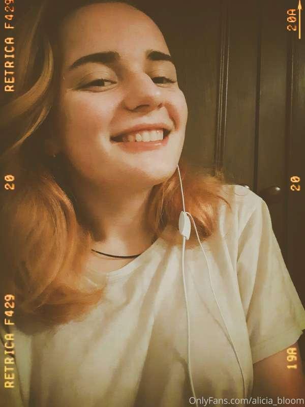 smile - someone can fall in love with your smile😁❤️😁
