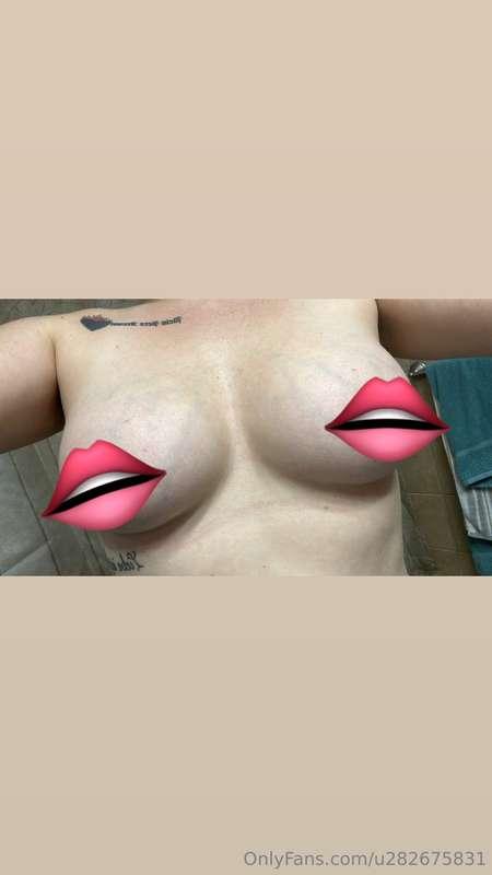Pregnant mommy milkers forming more full every day for you p..