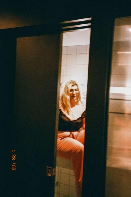 Guess who is behind the door? 😜 Yes, that's me 🤫

More pictu..