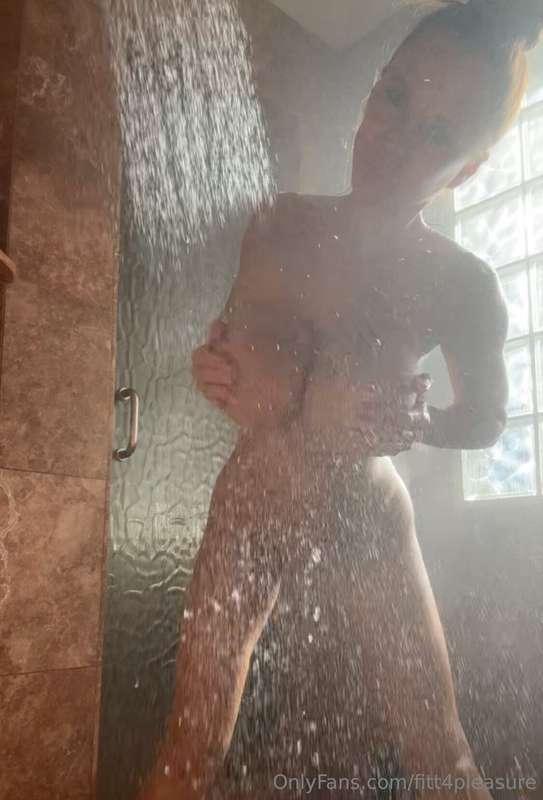 These drops on my tits should’ve been your cum 💦
