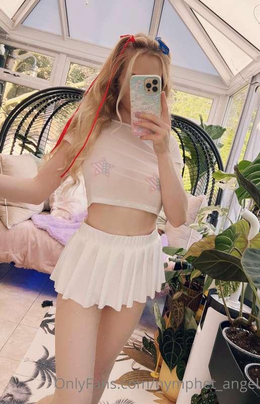 Do you like what’s under my skirt, daddy? 😇🤍