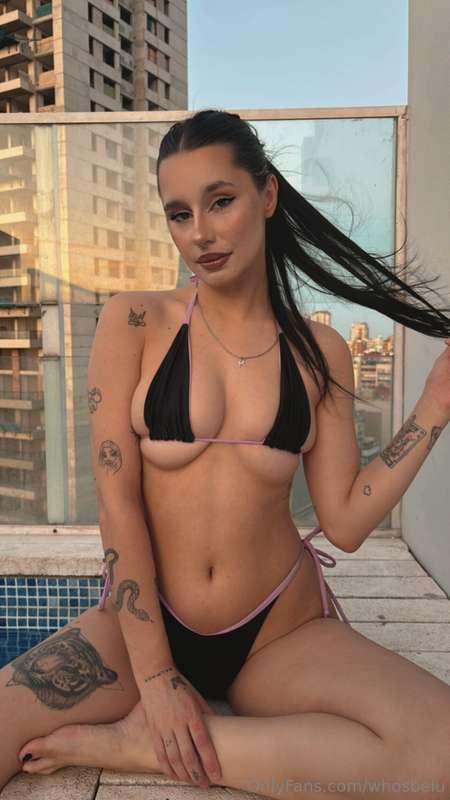 Que calorrrr dios alguien que me venga a tirar aguita