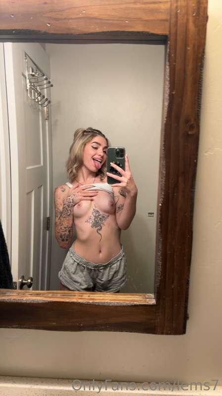 happy friday babe🫶🏼