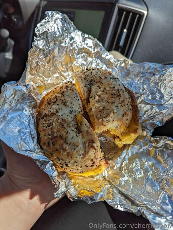 Happy bagel Sunday 😁
What are you eating or doing today?