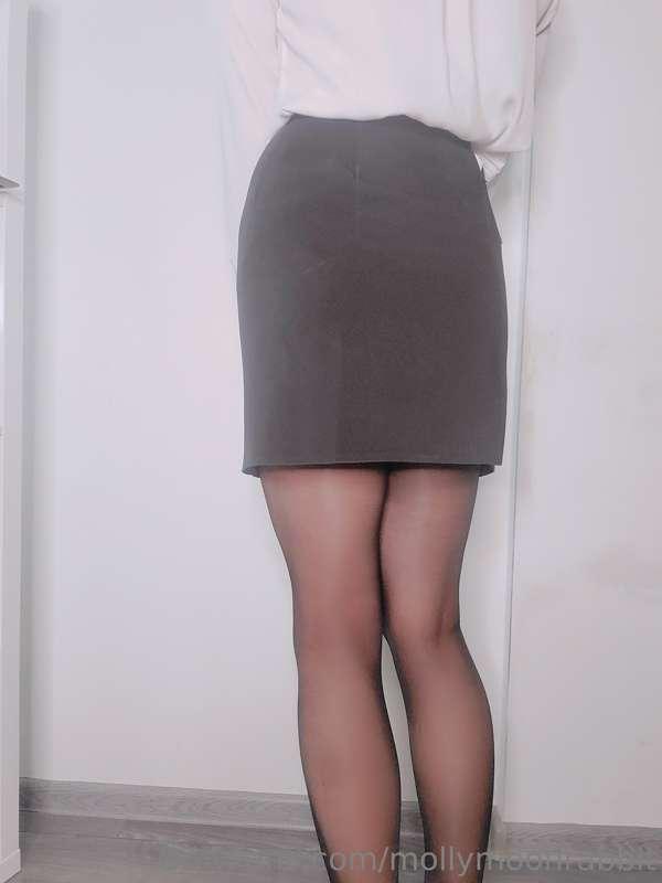 Hi, Im your new assistant (˵ •̀ ᴗ - ˵ ) ✧