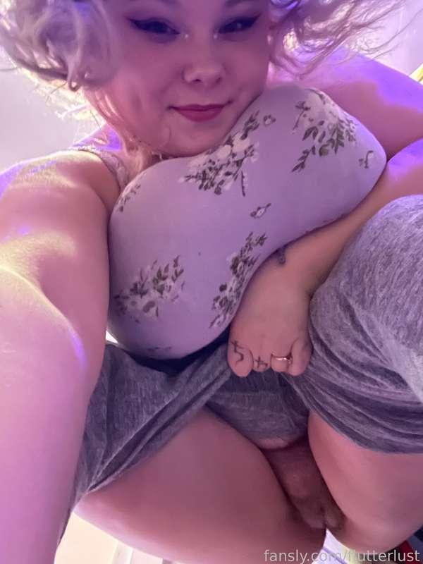 Peekaboo🤭😳