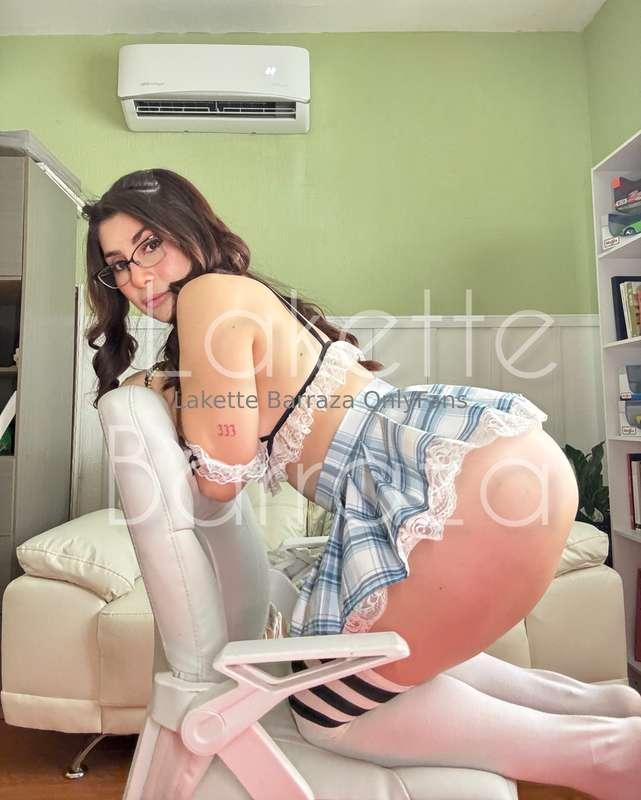 Hola hola… quieres ver la tesis de esta colegiala? 🍑🙊😛🙉🤓