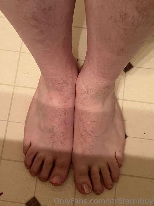 Some feet and soft cock pics