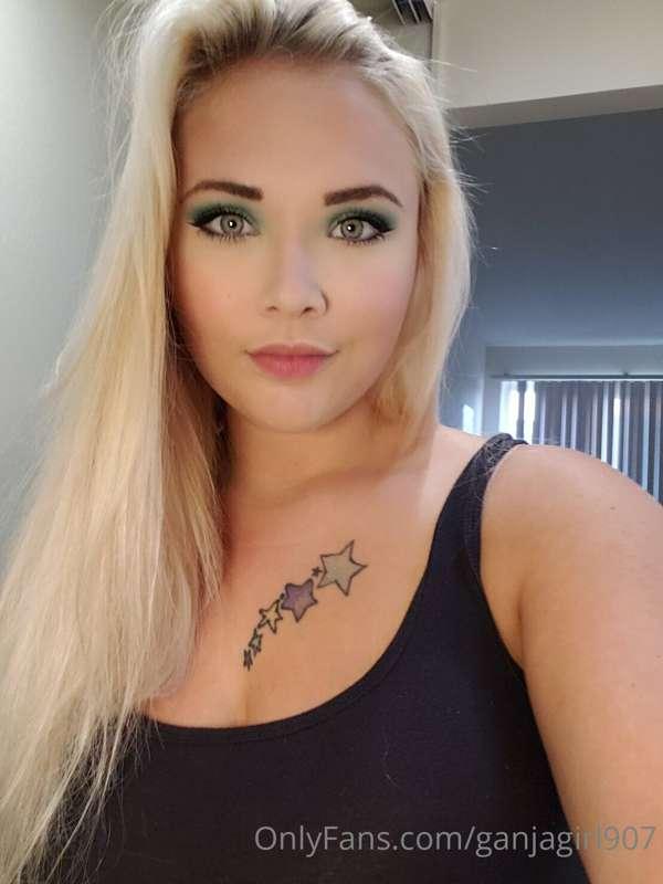 Goodmorning!! Feeling extra horny and slutty today 😈