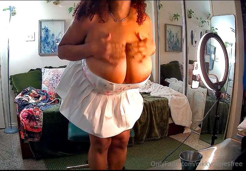 ALL-NEW 10+ MINUTES TITTY SLAPPING, JIGGLING, AND OILING VID..