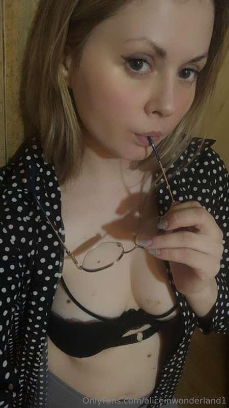 🟢CLICK HERE - @shyensley🟢
This cutie is online and horny!!! ..