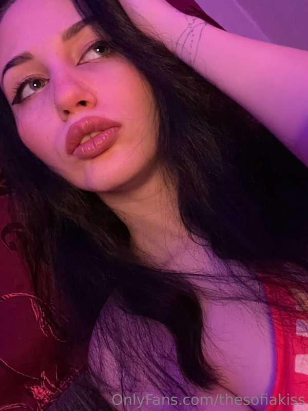 He tried to resist... but the temptation was too strong.