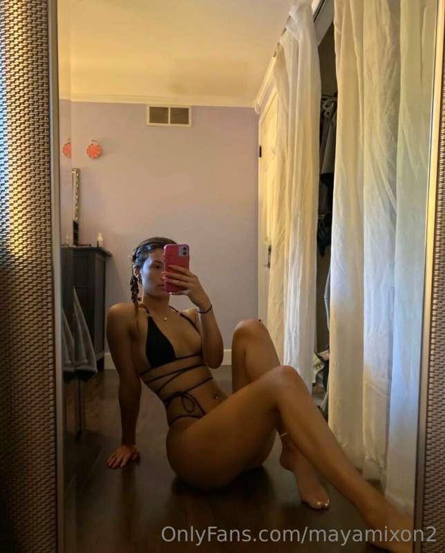 like 4 booty pics