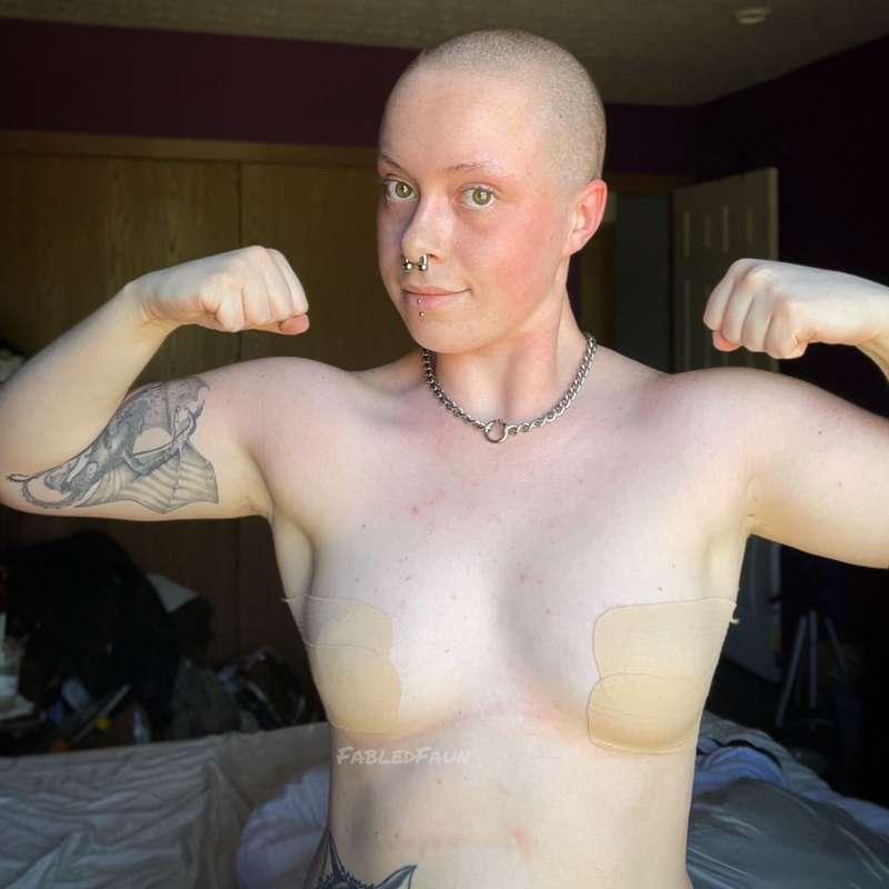 Toss you like a rag doll or carry you over my shoulder to be ravaged as I see fit?

#fyp #explore #discover #transmasc #queer #transmasculine #nonbinary #swol #muscles #shavedhead #buzzcut #bodybuilding #flexing #nonnude #greeneyes 