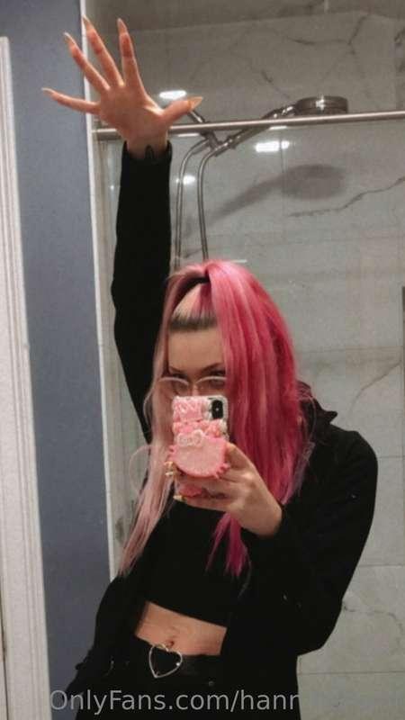 awe sheeeet OF is gonna deactivate if I don’t post lmao, big..