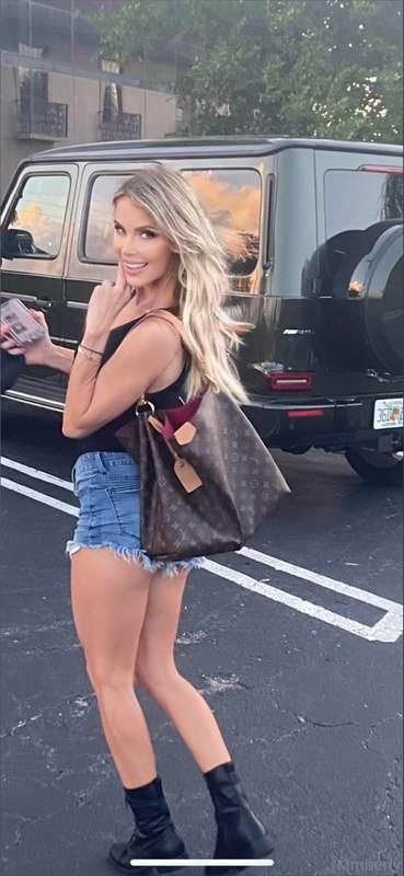 Are you in to blondes?🙈